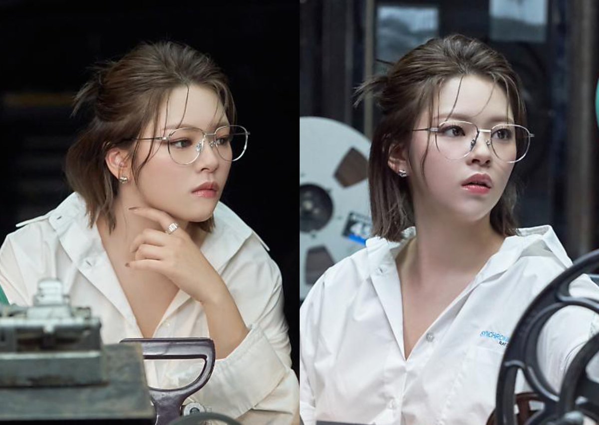 yjyworld's tweet photo. jeongyeon in glasses >> https://t.co/Z81aNELDTV