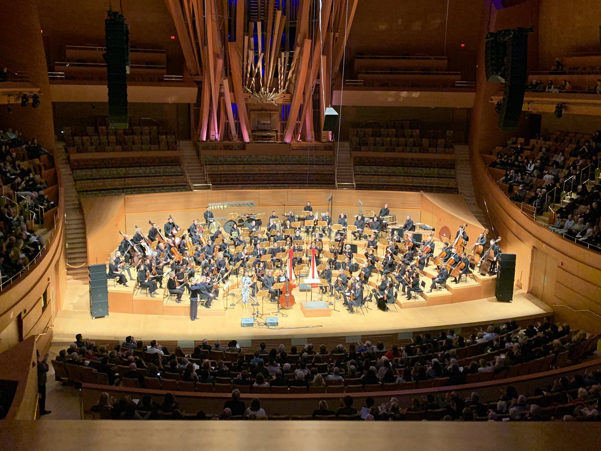 RayZepedaMusic's tweet photo. Amazing performance of Felipe Lara’s  “Double Concerto” by flutist Claire Chase &amp; bassist @EspeSpalding w/ the @LAPhil cond. by Susanna Malkki! You have 2 more nights to catch it! https://t.co/MGGS5xHxfr
