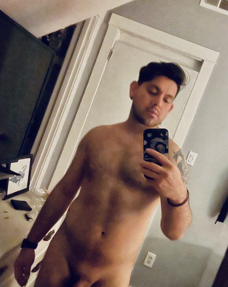 Dubarry05's tweet photo. After a very productive day sleepy time 🥱😴😈 https://t.co/7IFeYsWEtT