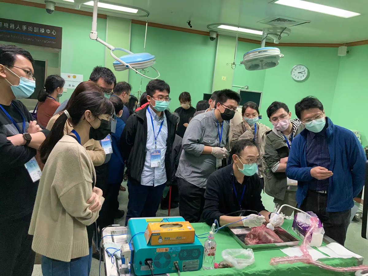 MicrowaveEco's tweet photo. #ECOactivities
#workshop at The 44th of Annual Meeting of The Endocrine Society and The Diabetes Association of Taiwan
They are interested in #ECOMedical #SABERWAVE 200G!❤️❤️

🗣We also provide #mwa training sessions in Taiwan.
All interested 📧info@njeco.com.cn https://t.co/DnsYPtBTI5