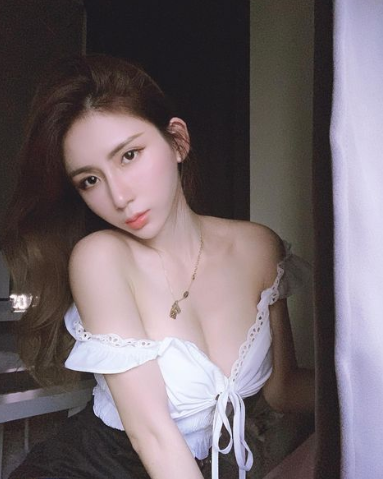 IraStephen12's tweet photo. 我想建个福利电报群 有没有想进的点个赞 我把电报群地址我放在资料里 #大奶 #反差 https://t.co/wXLzcMFYrO