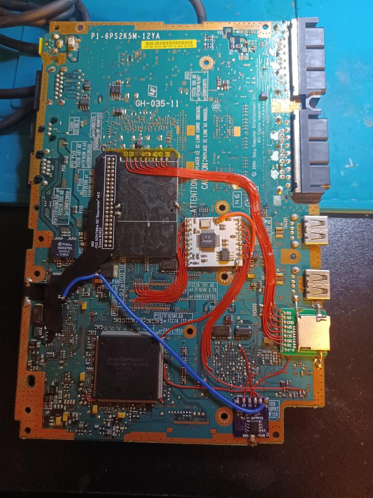 HaloSlayer255's tweet photo. Finished up the third ps2 slim with IDE resurrector, memo to me always install modchip first, then laserfix, then ide modification.

I think it turned out close to how I invisioned it. https://t.co/HrTUFbpbh3