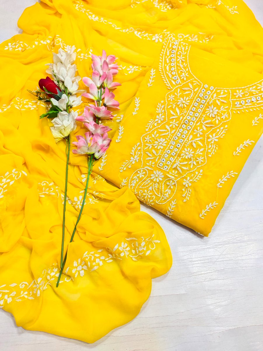 clothinacraft's tweet image. Traditional Wear Collection 💕
2-Piece Suit (unstitched) 
Shirt &amp;amp; Dupatta Multi Thread Work
Pure Pakistani Fabric | Embroidery
Front Full work | Sleeves  work
Full Embroidered Two Side Border Dupatta
DM 0345 3850467

#clothinacraft #embriodery #pakistanifabric #threadwork