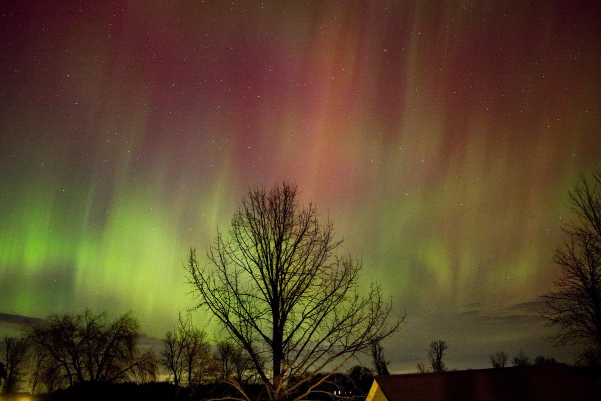 astroeducator's tweet image. The sky was ablaze tonight with a fantastic display of Northern Lights. The sun opened up and sent a huge Coronal Mass Ejecta - a cloud of charged particles our way. I have not seen and photographed a display like this in many years.