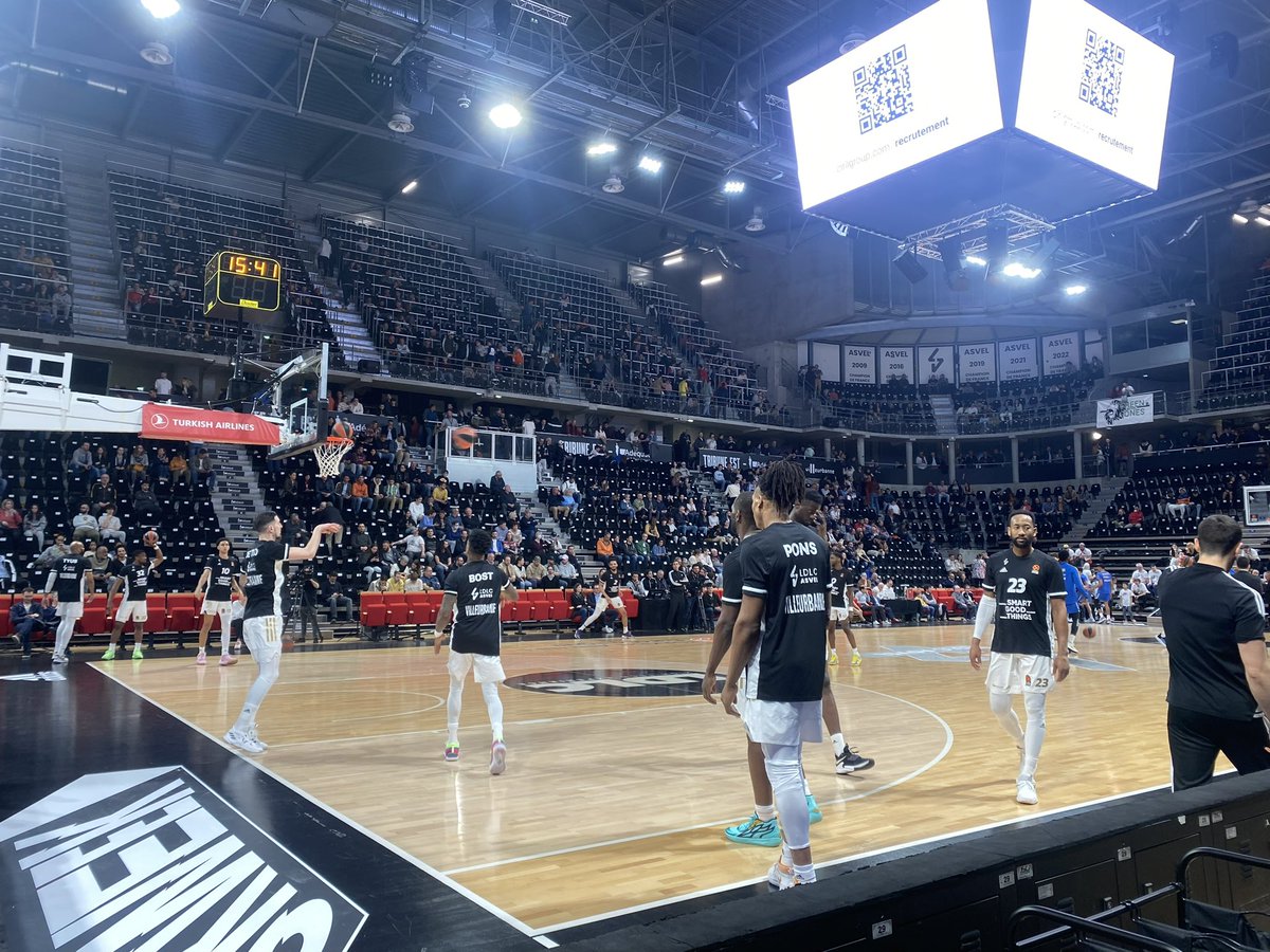 FerryVichy's tweet photo. 🏀 Les élèves de la section sportive Basket se sont rendus jeudi soir à l’#Astroballe 🏟️ de Villeurbanne afin d’assister à un match de l’#Euroleague entre @LDLCASVEL et Macabi Tel Aviv ! Merci à Mme Valdeavero pour l’organisation ! @DSDEN_03 @acclermont @BenmiloudKarim  @unss_03 https://t.co/pZqDIY05r3