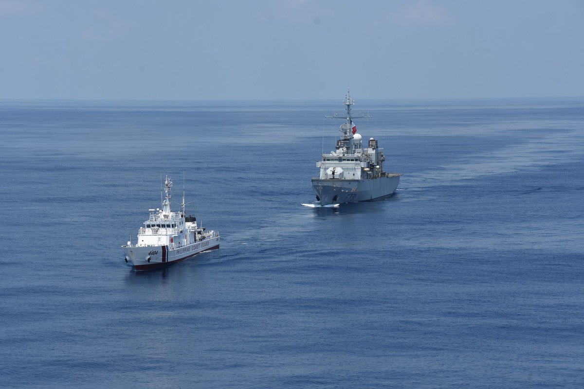 on Twitter "MRRV4404 and F731 performed flashing light