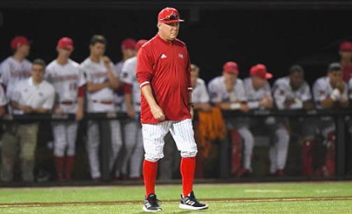 #OnThisDay in College Baseball: 2014
Louisiana <a href="/RaginCajunsBSB/">Louisiana Ragin’ Cajuns® Baseball</a> beats Ga. State 5-3 to improve to 22-2 on the season, helping to earn their first-ever No.1 ranking. The Cajuns would finish the season with a school-record 58 wins under the direction of the late Tony Robichaux.