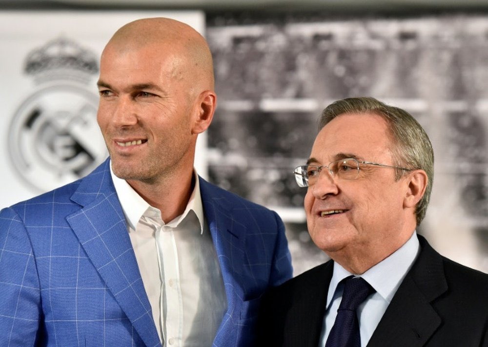 LosMadridistas_'s tweet image. ❗En cas de départ de Carlo Ancelotti, Zinedine Zidane🇫🇷 est le favori pour reprendre le Real Madrid aux yeux de Florentino Perez. 
@La_SER 🥇