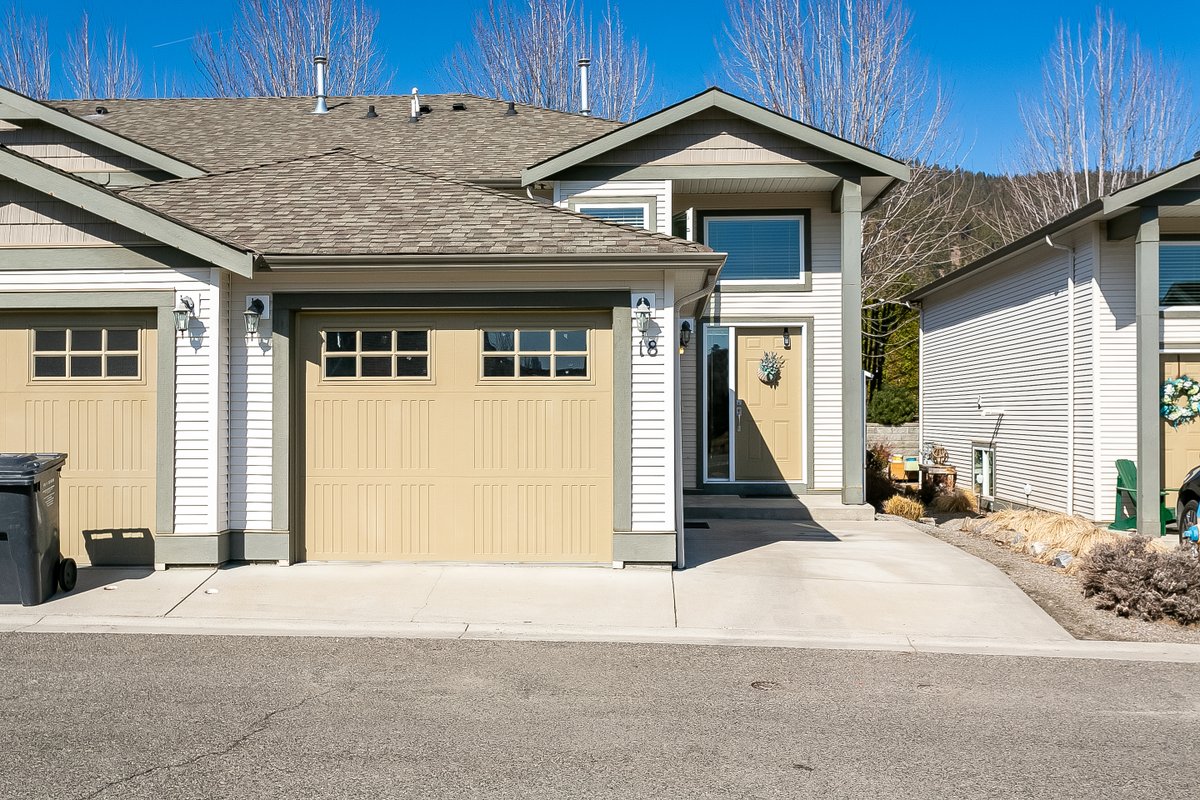 The perfect family starter home! Three beds and two baths, along with a separate living room downstairs for kids or guests. 
Click here for pricing and photos: bit.ly/3njLgQJ
#newlisting #kelownarealestate