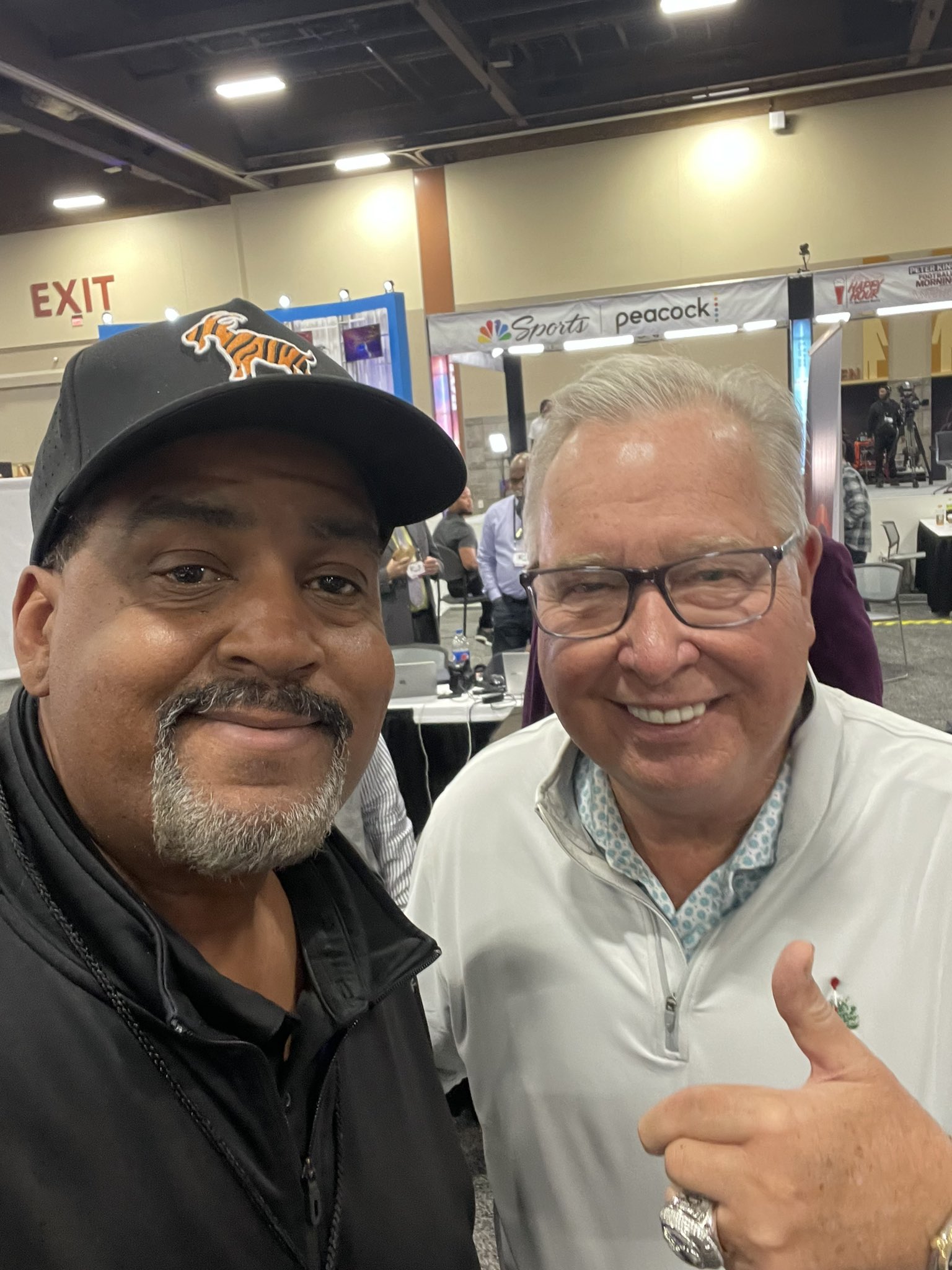 Happy 72nd birthday to Ron Jaworski 