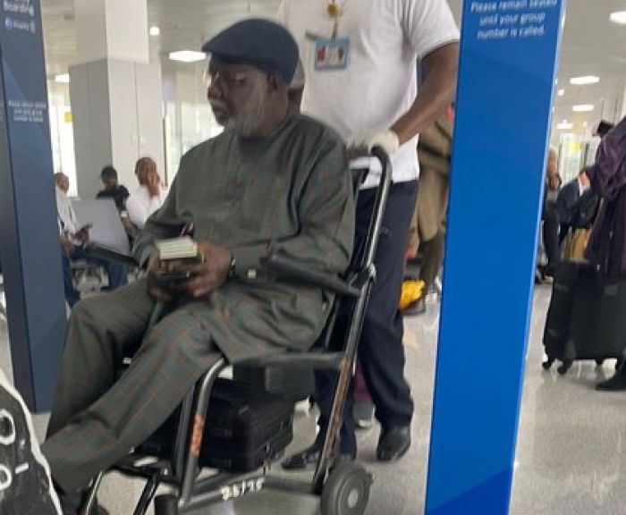abati1990's tweet image. CJN Ariwoola allegedly disguises on wheelchair for secret meeting with Tinubu in London - Source 
reubenabati.com.ng/news/cjn-ariwo…