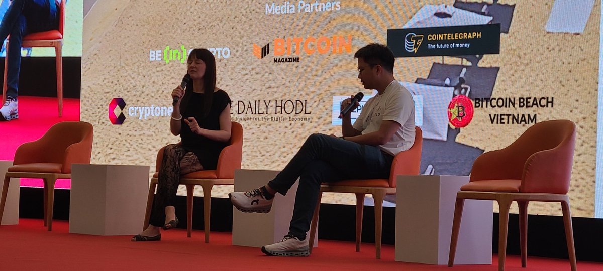Lightningcon Vietnam (@lightningconvn) on Twitter photo Day 2: 1230pm session. Piriya interviewing <a href="/starkness/">elizabeth stark ⚡</a> at Lightningcon Vietnam 🇻🇳 Day 2: 1230pm session. Piriya interviewing <a href="/starkness/">elizabeth stark ⚡</a> at Lightningcon Vietnam 🇻🇳
