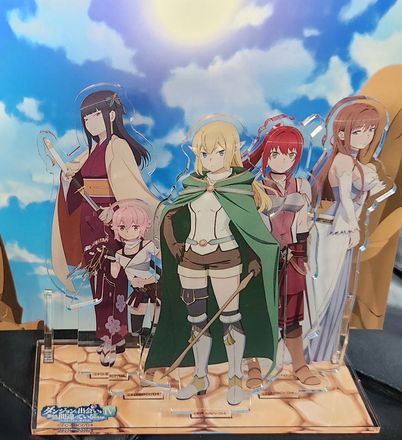 ダンまち　アストレアファミリア　アクリルスタンド　焼肉ライク 黒うさぎ على X: 