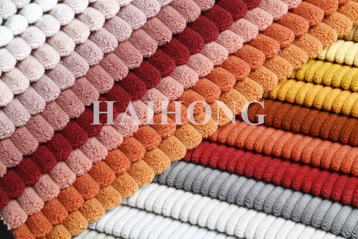 jy_veronica's tweet image. Beautiful item makes life better. If you are interested in the product, please feel free to contact me: veronica@haihongtex.net #sofafabric #decor #homefurniture #polyster #knittingfabric #fabricmanufacture #beautifulfabric #sofa #Chinafactory