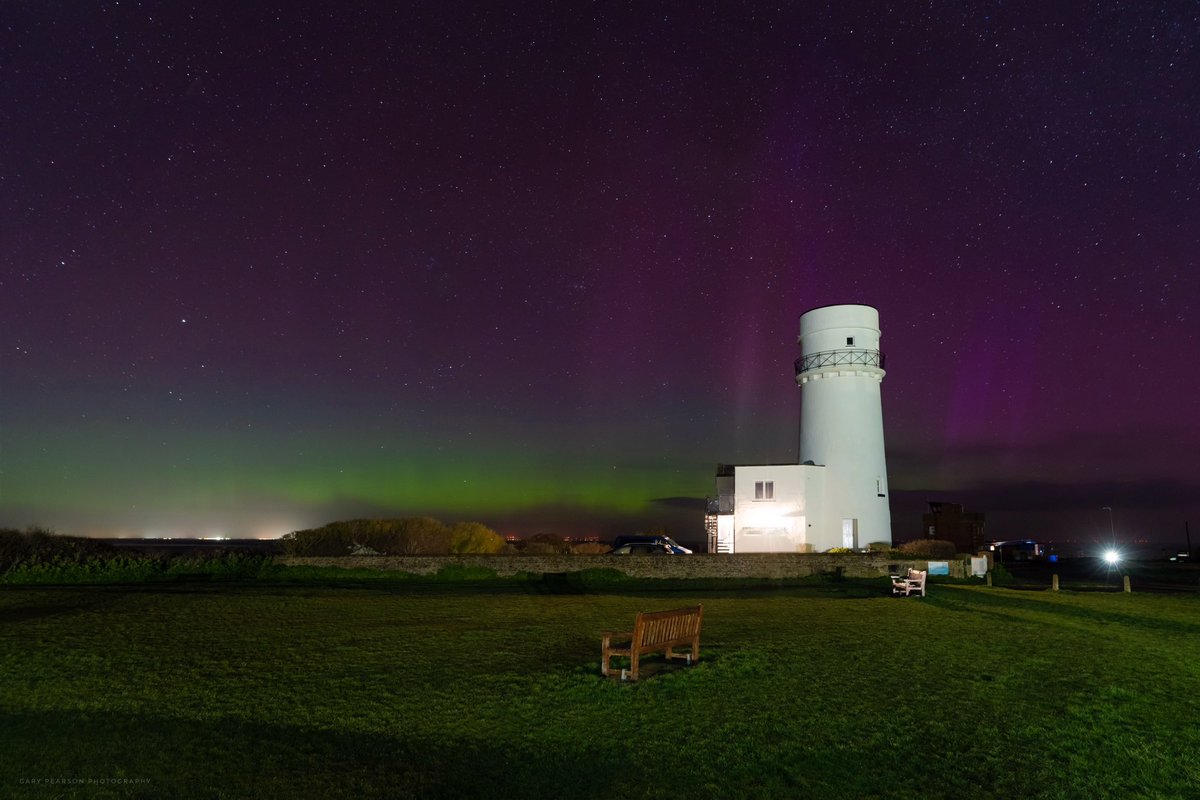 GPearsonJPEGs's tweet photo. Fantastic display of the Northern Lights aka Aurora Borealis early this morning over the North Norfolk coast. Greens and pillars of the Aurora even visible to the naked eye, though it’s the long exposure by the camera that brings out the vibrant colours @ChrisPage90 @itvweather https://t.co/qWdzEDqPgr