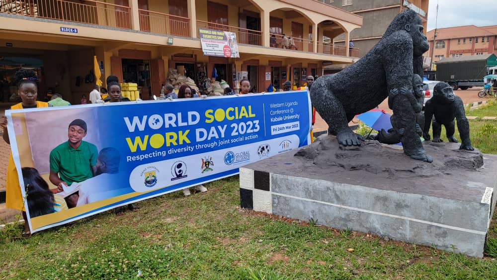 naswu_'s tweet photo. In preparation for the World Social work day commemorations in western Uganda happening today ,the students of @kabuniversity from the @FASS_KAB conducted community cleaning in the town and the neighbouring areas yesterday. We appreciate the noble gesture. #WSWDUg23 #WSWD2023 https://t.co/bdq9oKtkVc