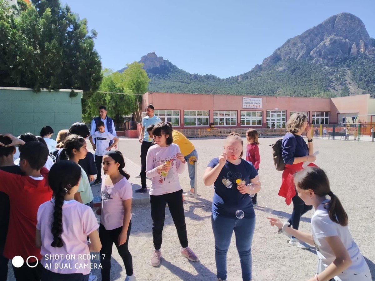 Ayer nuestros alumnos de 5º, junto con los alumnos del Buen Pastor, disfrutaron de una jornada de convivencia. La experiencia fue muy gratificante.