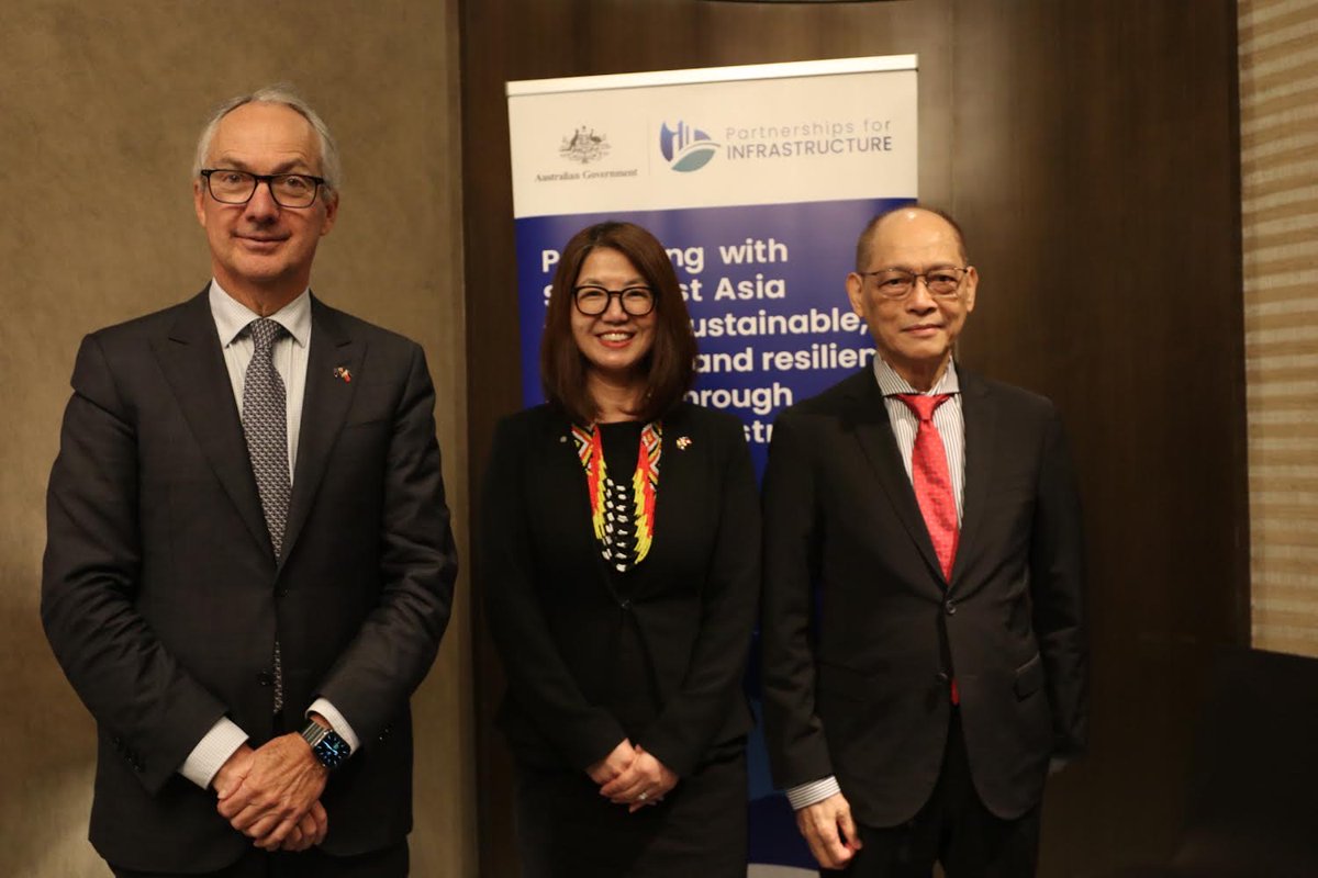 SecBenDiokno's tweet photo. Special thanks to @AusAmbPH HK Yu and Australia’s Special Envoy for Southeast Asia Nicholas Moore for making this engagement possible. I look forward to further strengthening the decades-long economic ties between our two nations. 🇦🇺🇵🇭 https://t.co/MYBdAJjtio