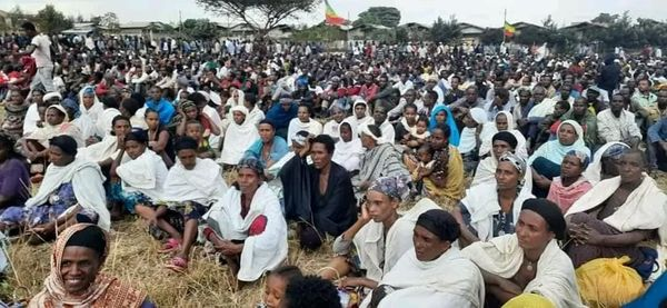 በእነ ለማ መገርሳ ስትራቴጂ ከሶማሊ ክልል የተፈናቀሉ ኦሮሞዎች አዲስ አበባ ላይ ከሰፈሩ ፤ በነሽመልስ አብዲሳ ስትራቴጂ ከኦሮሚያ የተፈናቀሉ አማራዎች አዲስ አበባና አካባቢው የማይሰፍሩበት አሳማኝ ምክንያት የለም። #AmharaGenocide #AmharaUnderAttack