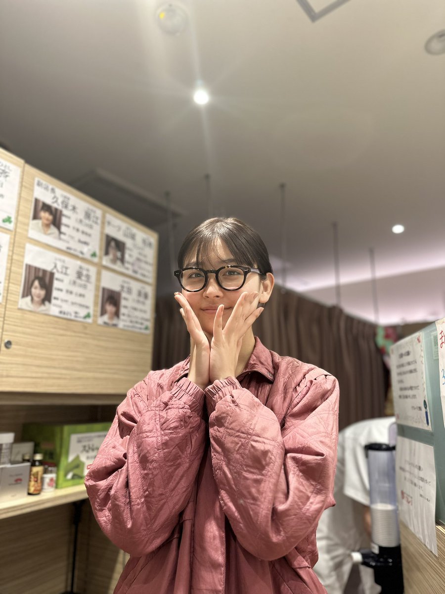 refleine's tweet photo. 皆さま　こんにちは！

本日、上野店にモデルの花音(@kanon_1228 )さんがご来店くださり、骨盤調整コースでお身体のメンテナンス！
ご出演されている「NHK 小学生の基礎英語」がテレビに！3月26日（日）午前0時30分～（※土曜深夜）再放送！

放送楽しみにしてます！

#リフレーヌ https://t.co/8vef4Y54ZT