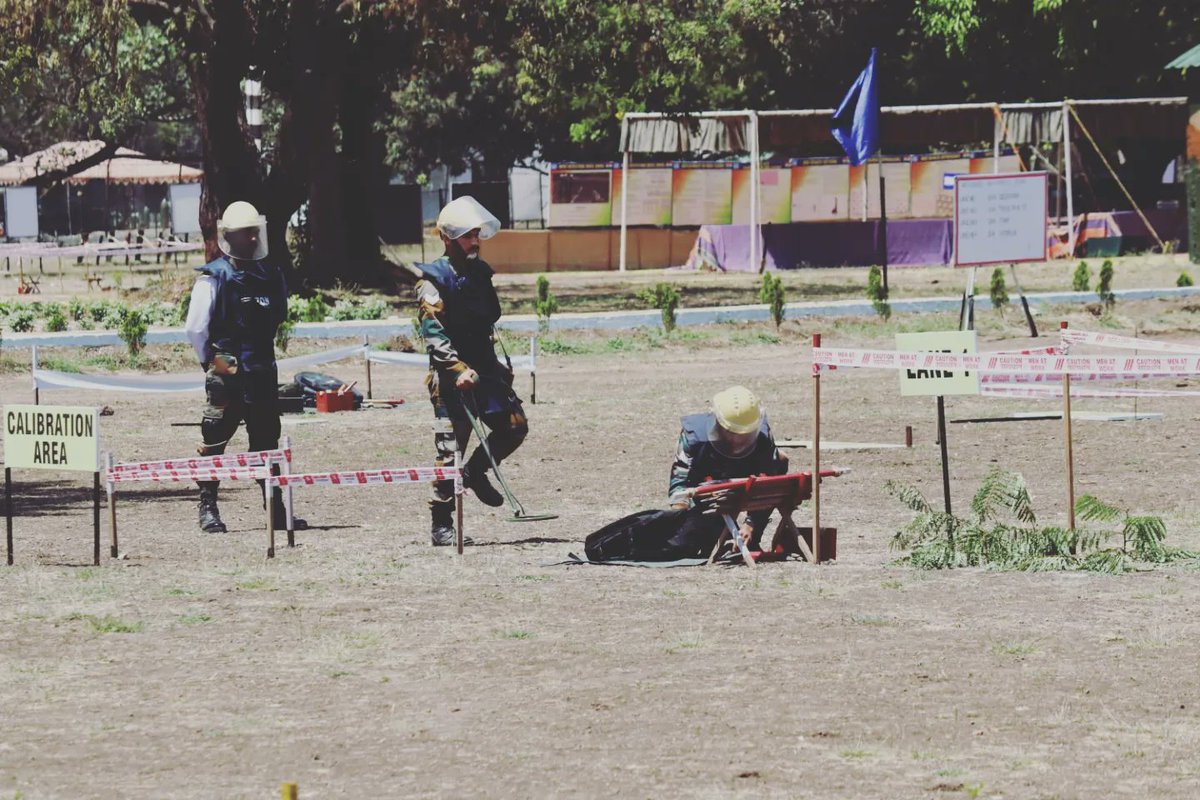 adgpi's tweet image. Exercise #AFINDEX 2023 

Contingents of participating African Nations trained on Humanitarian Mine Action drills with #IndianArmy during the ongoing Joint Exercise and shared their best practices and knowledge on Demining Operations. 

#IndiaAfricaFriendship