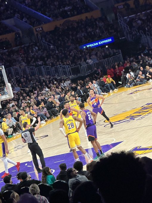 侍ジャパンが帰国しましたが、私は昨日からLAへ🙋&zwj;♀️ 八村くんがレイカーズ🏀とは感慨深い&hellip;🥹 そして今日は大谷くんロスすぎてアナハイムへグッズを買いに行きました🥲 https://t.co/Q0Tu