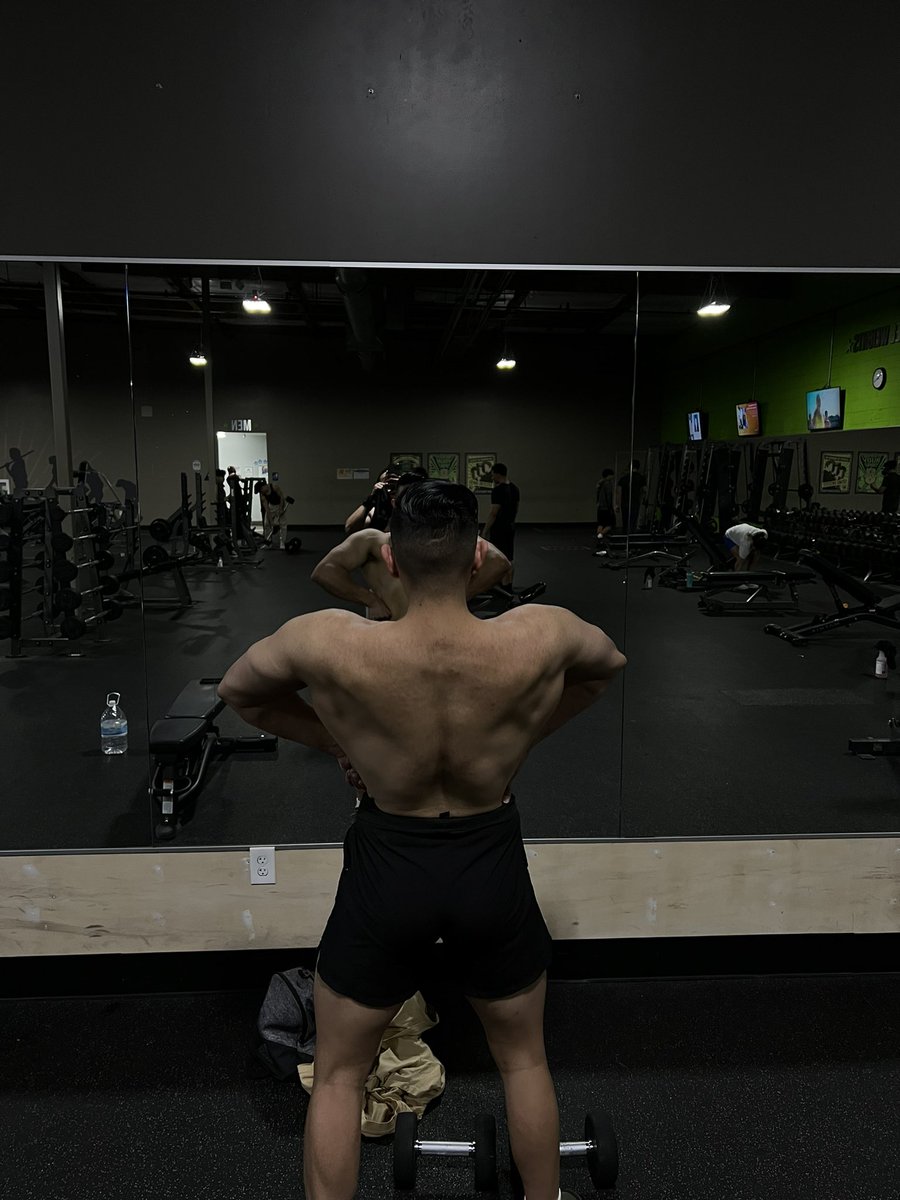 be_VIGIL_ant's tweet photo. Back pumps 🤝🏼 Me #gym #fitness #backday #muscle https://t.co/2x08zomg59