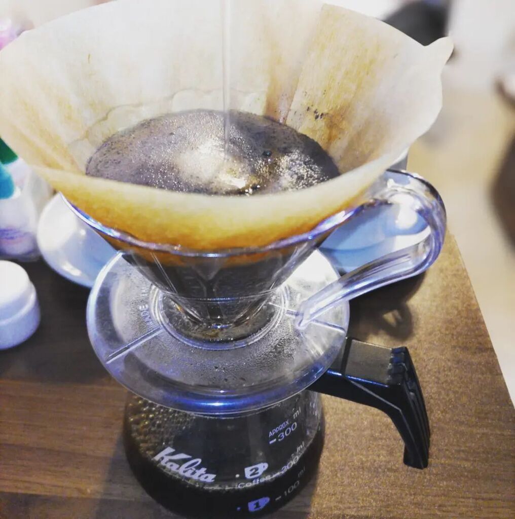 Piranha_group's tweet photo. アフタヌーンコーヒーブレイク❗
タンザニア・ムウィカAB　ウォッシュドをフラワードリッパーで…。
#コーヒー
#珈琲
#コーヒーブレイク
#コーヒー好きな人と繋がりたい 
#コーヒーのある暮らし
#タンザニア
#mwika
#washed
#the
#sowers https://t.co/dw854COkJK