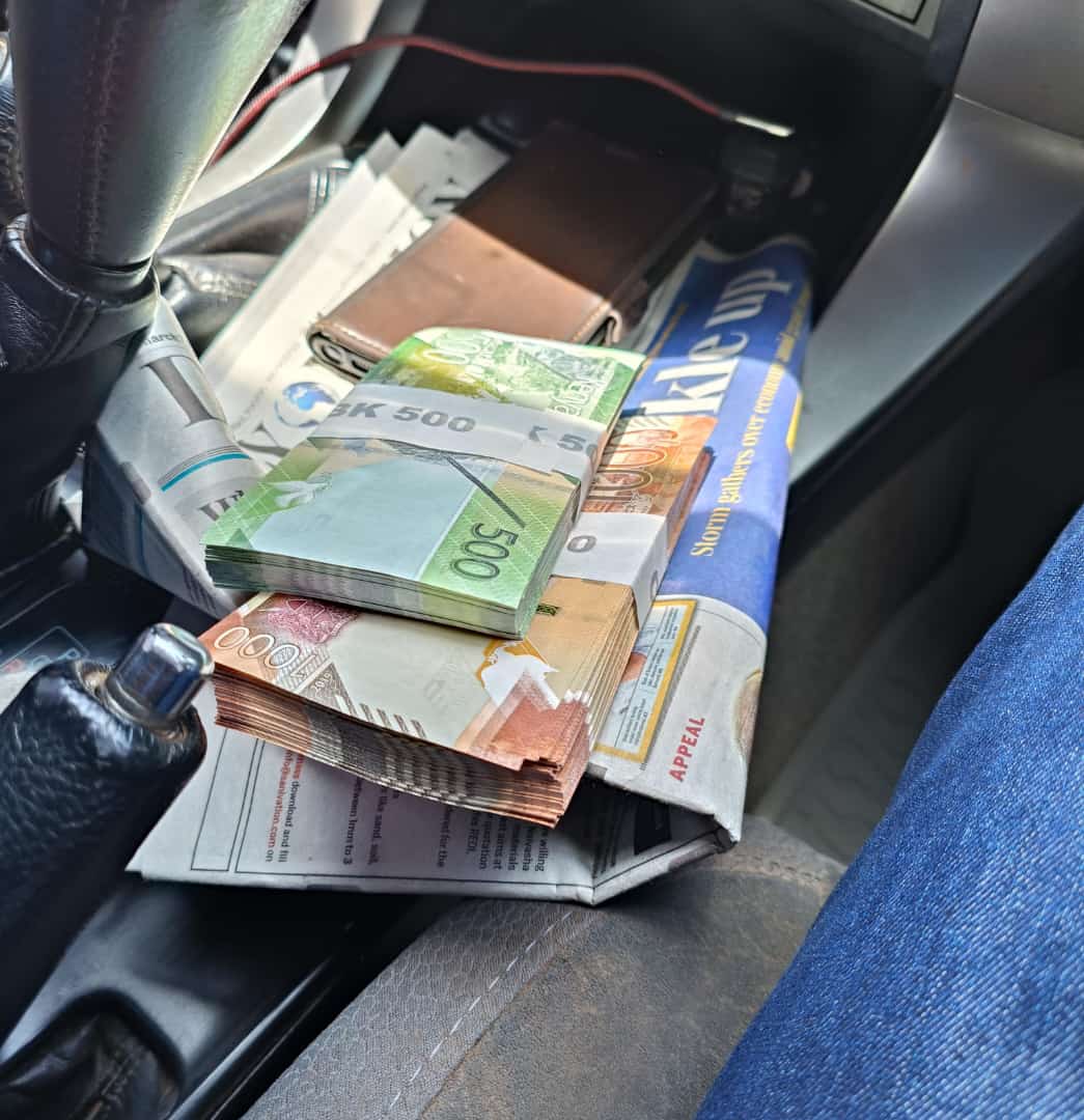Onorpik's tweet photo. People who carry such cash 🚩🚩 https://t.co/3le5OHA74a