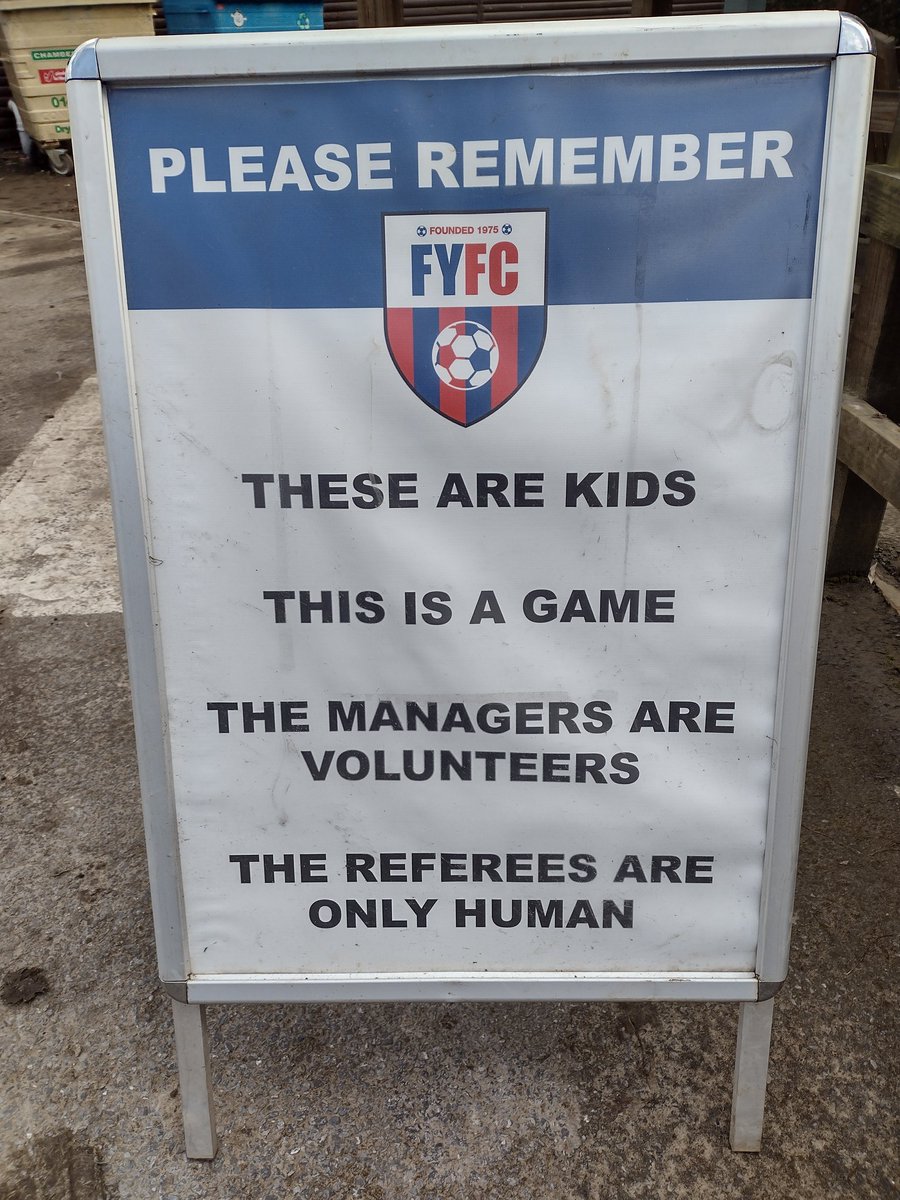 henrab's tweet photo. Farncombe, Surrey. Great sentiments...#football #goodmanners #fairplayforall https://t.co/HMNLULdvsk