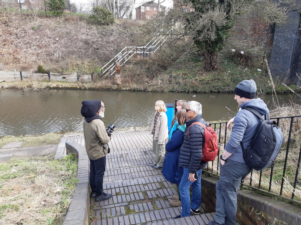 LutfurCRT's tweet photo. Doing 'Let's Learn Photography' today with Tony in Smethwick Galton Valley canal.
#CommunityRootsProject #canalandrivertrust @CRTWestMidlands https://t.co/kVR4lOZGbQ