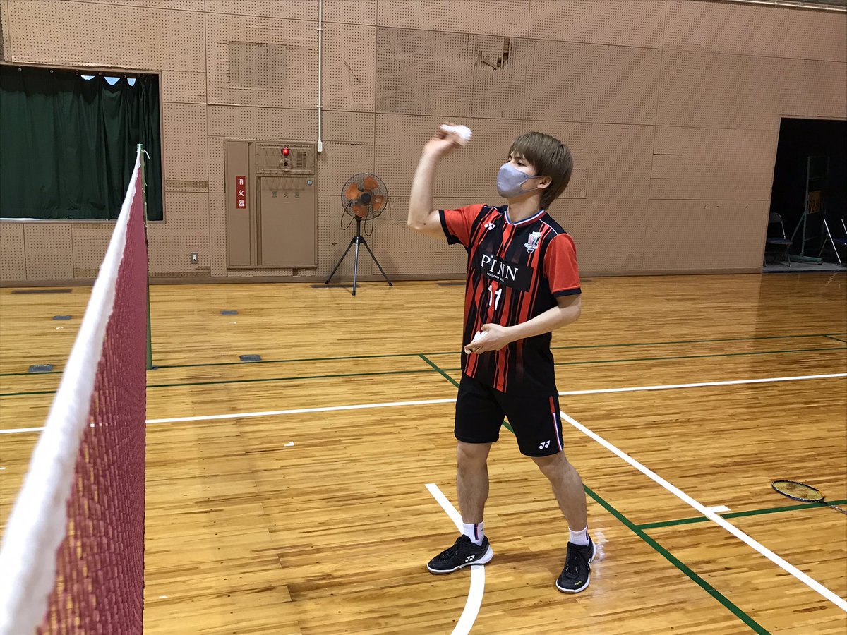 consabadminton's tweet photo. 沖縄合宿3日目2🏄‍♂️
昼食を挟み、午後からハード目のトレーニングを行い、身体を追い込みました💦
その後、#うるま市 の中学生27人と #バドミントン 教室で交流させてもらい、とても楽しい時間を過ごさせてもらいました🏸ありがとうございました✨
#コンサドーレ https://t.co/VDzn67X3Lv
