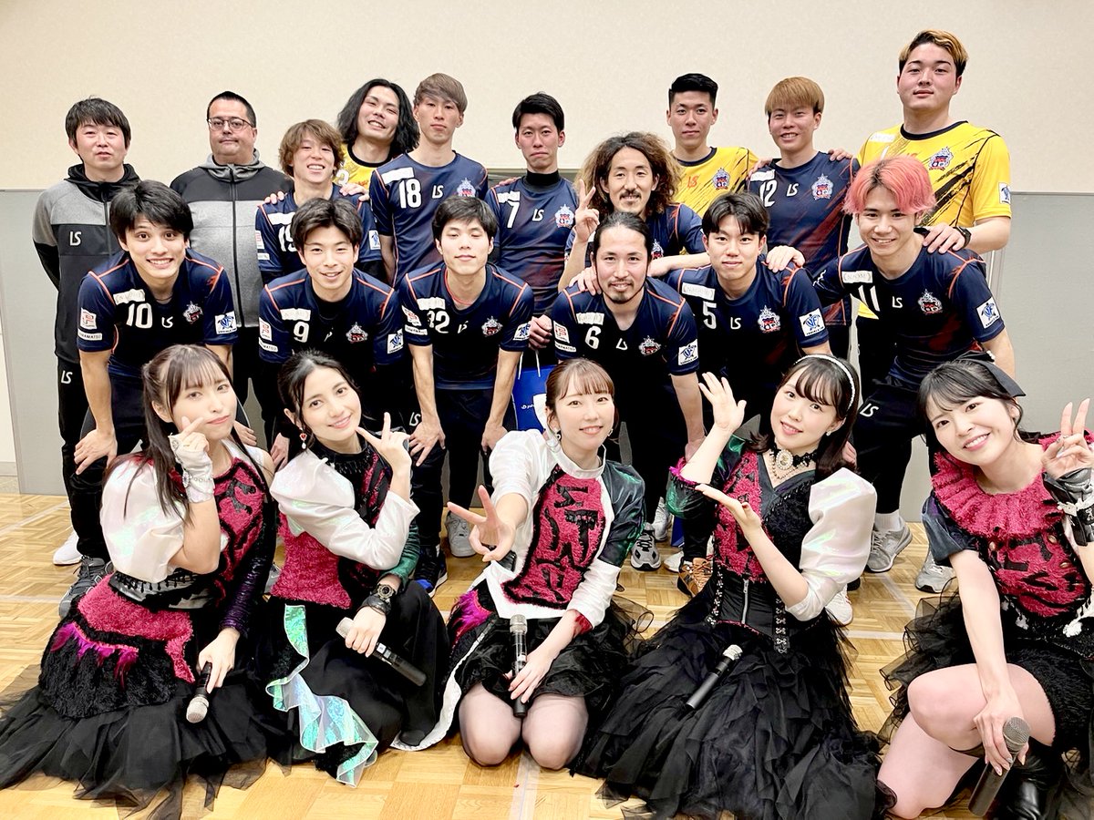 Starmarie19's tweet photo. NEWS!!⚽️

日本フットサルトップリーグ
『アグレミーナ浜松』@Agleymina 
STARMARIEがエンタメ事業部の一員として
一緒に戦っていきます🎉

目指せ観客動員日本一❗️

5月7日(日)キックオフイベント開催。
浜松アリーナにて音楽 &amp; スポーツイベント。
芸人のペナルティさんも駆けつけてくれます!!👀 https://t.co/gNKwYNm6uM
