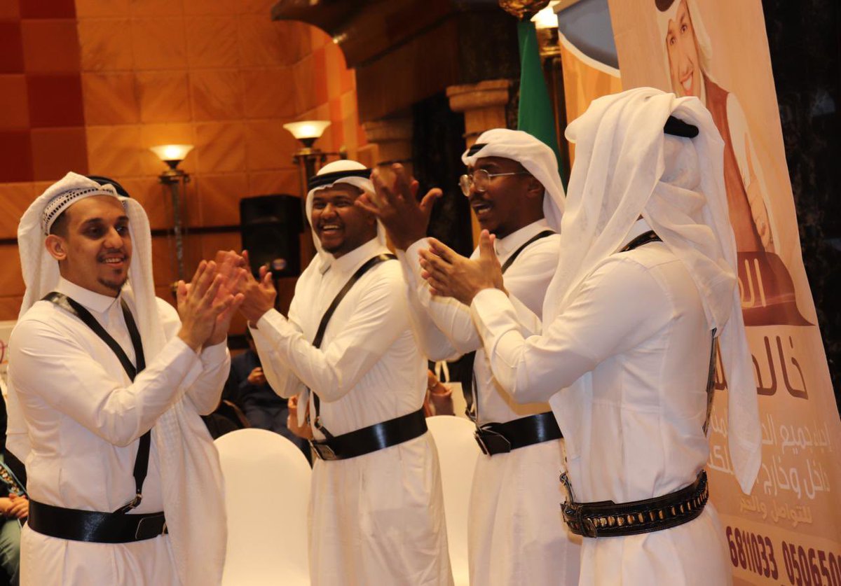 CoffeeandCExpo's tweet photo. الفـن هو الحيـاة 🌿

تفاصيل صغيرة في ركن يضج بالجمال والدهشة، تنطق بالحياة وتشاهد المتعة من خلال الألوان والريشة، العزف والنغم .. 

#معرض_جدة 
#معرض_الشوكولاتة_والقهوة https://t.co/KRTpf3F7II