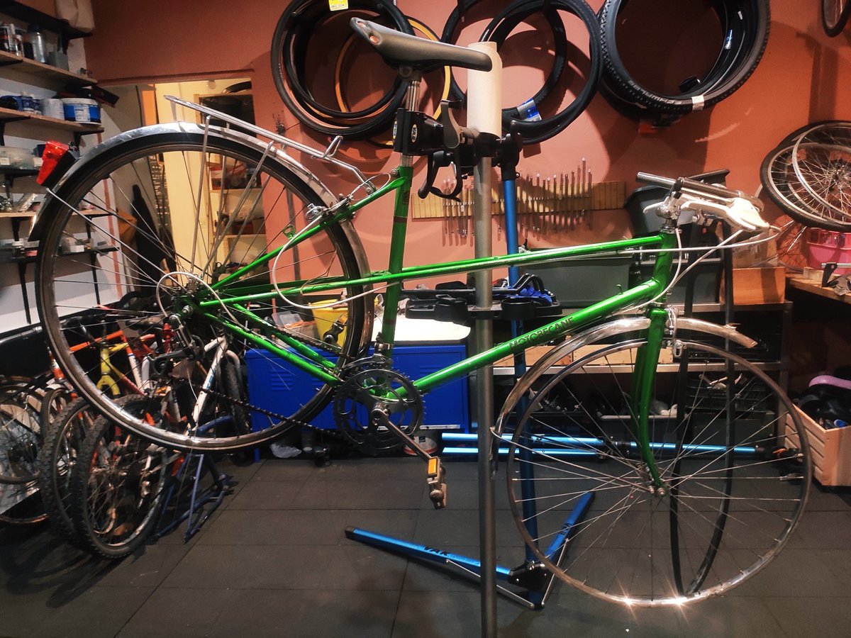 ponyo cafe velo tweet media