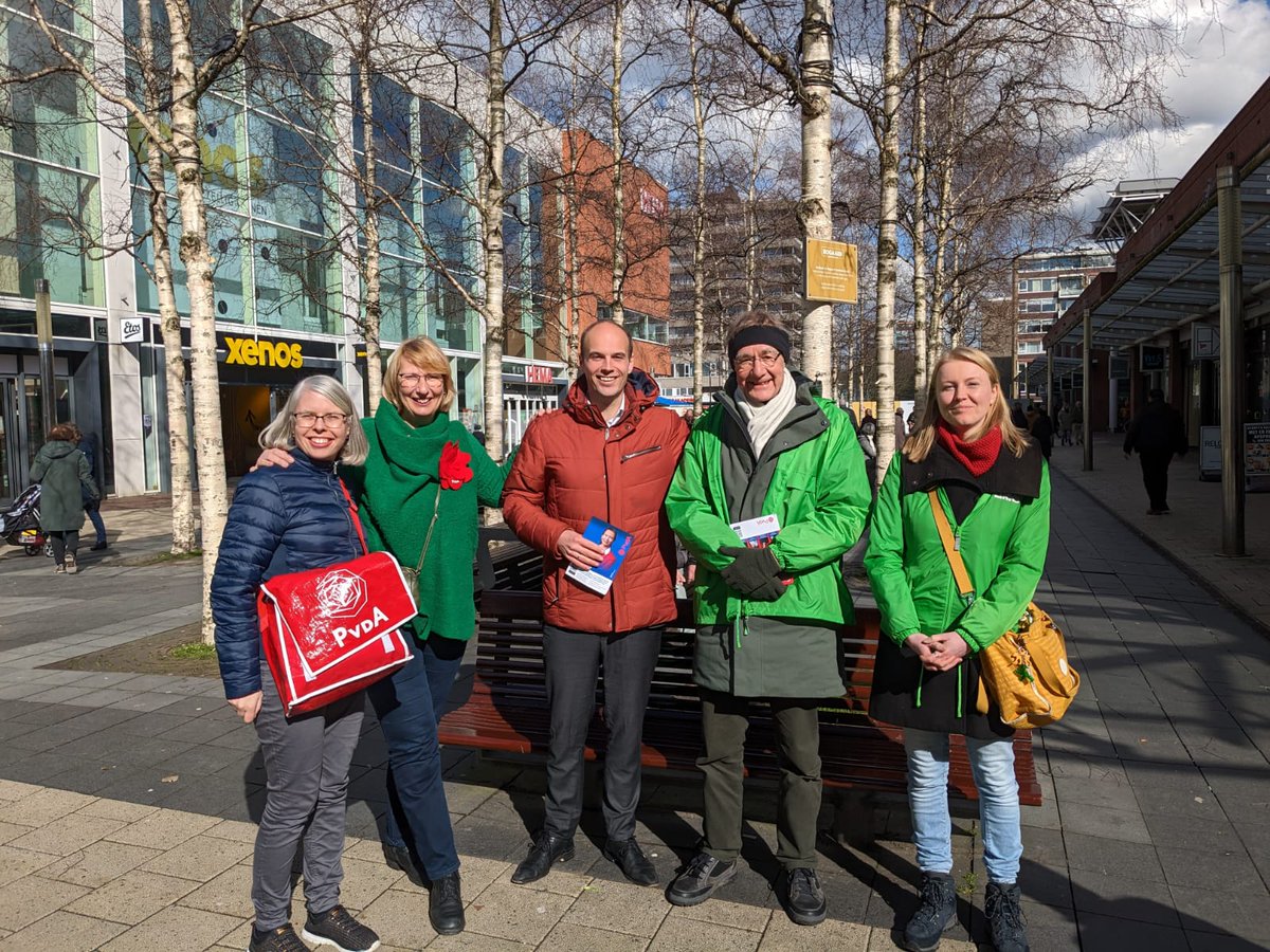 GLRijswijk's tweet photo. Gisteren met @PvdaRijswijk in De Bogaard en in Oud RIjswijk, met Marcel Vissers  (@WNDelfland), Babette Tresfon (@GroenLinkszh) en Marnix Norder (@PvdAZH). Mooie gesprekken, maar toch ook mensen die zeiden niet te gaan stemmen. Er is wat te kiezen! Laat 15/3 je stem horen. ❤️💚 https://t.co/L36zG2q7YF