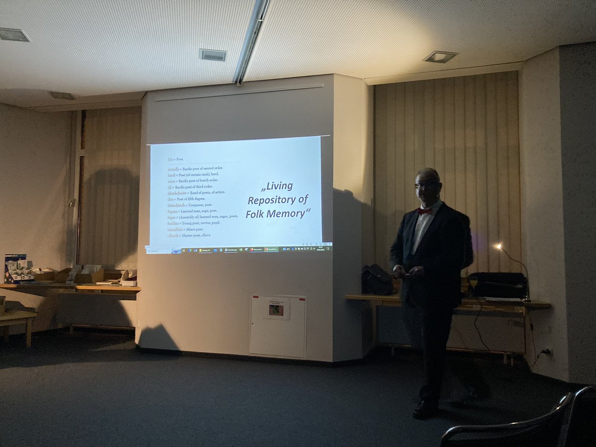 IrlCGFrankfurt's tweet photo. Thanks to Stiofán Ó Foghlú, @winter_acomite and the city library in Griesheim for a fascinating talk on the history of the Irish language on Friday evening, as part of the #seachtainnagaeilge celebrations on Frankfurt ☘️🇮🇪 #Gaeilge #SnaG23 https://t.co/LumyugqXlK