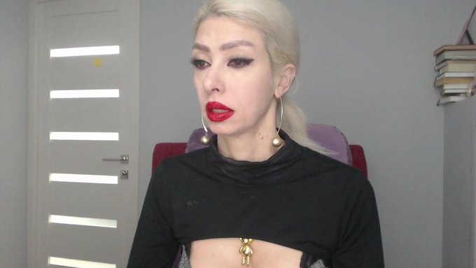 I'm online @MyFreeCams! #onmfc https://t.co/PlGLdxpm31 💚 https://t.co/fPNGJCRfBf<a class="tags" href="/tag/myfreecams">@myfreecams</a><a href="/tag/onmfc"class="tags">#onmfc</a>
