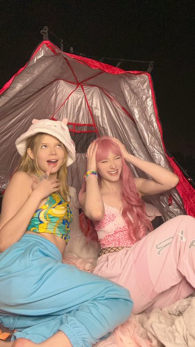 Nights at the beach with @OfficialCocolov I still need to send her the photos 😣 but we had such a random<a class="tags" href="/tag/officialcocolov">@officialcocolov</a>