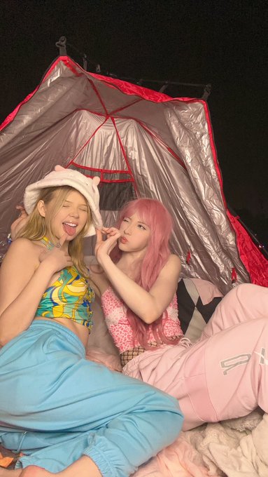 Nights at the beach with @OfficialCocolov I still need to send her the photos 😣 but we had such a random<a class="tags" href="/tag/officialcocolov">@officialcocolov</a>