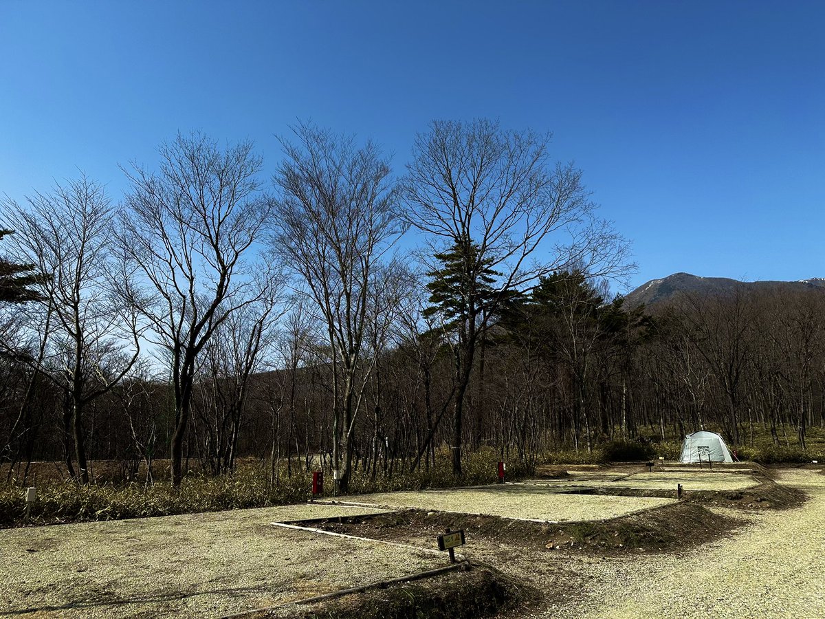 bobobonoboat's tweet photo. ファクトランドキャンプ場に行ってきた⛺️那須ハイランドパーク内にあって色々アクティビティがあるので家族向けかな🙄設備は綺麗で、電源付きサイトは砂利で広かった👌👌オフシーズンでソロ¥5,500安すぎる😆人少なくて自然のど真ん中にある🏕 #FACTLAND #キャンプ #栃木 #那須 https://t.co/tNr8ivOTCW