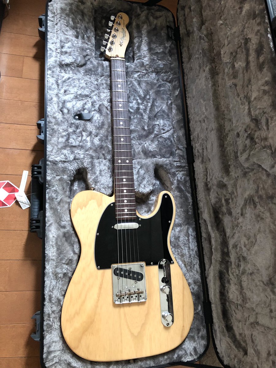 Rei_Luxury's tweet photo. 久々にギターを購入しました。
先のB-benderを使いたいのでテレキャスを入手‼︎
早速これを工房に出してベンダーを搭載しようと思います。
ついでにピックアップも2発とも替えようかなと。
完全体はもう暫くお預けだね。
#telecaster #Bbender #fender #テレキャスター #フェンダー https://t.co/zJ24Hzk7Wb