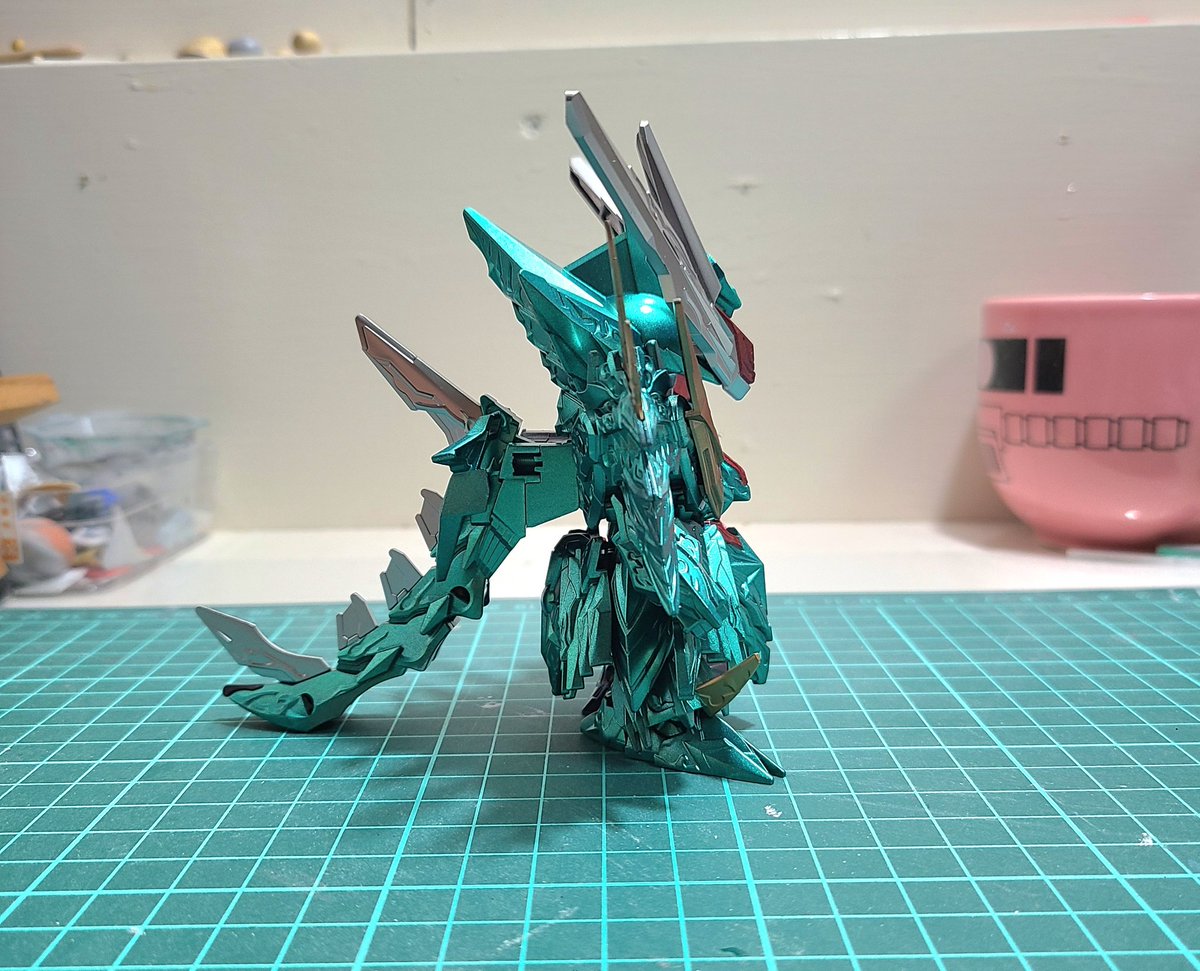 cucck2019's tweet photo. ファイナルフォーミュラ－作成すると片割れが余るので別で塗りました。
余ったSDガンダムをSDGsしましたSDだけにね🌁⛄🌁
#仮面ライダーW
#スペリオルストライクフリーダムドラゴン
#オルタナティブジャスティスインフィニットドラゴン
#ガンプラ https://t.co/DrHWxMqZ7L