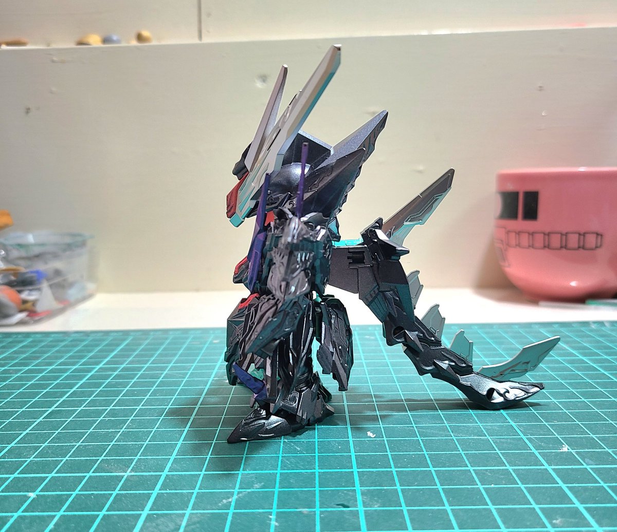 cucck2019's tweet photo. ファイナルフォーミュラ－作成すると片割れが余るので別で塗りました。
余ったSDガンダムをSDGsしましたSDだけにね🌁⛄🌁
#仮面ライダーW
#スペリオルストライクフリーダムドラゴン
#オルタナティブジャスティスインフィニットドラゴン
#ガンプラ https://t.co/DrHWxMqZ7L