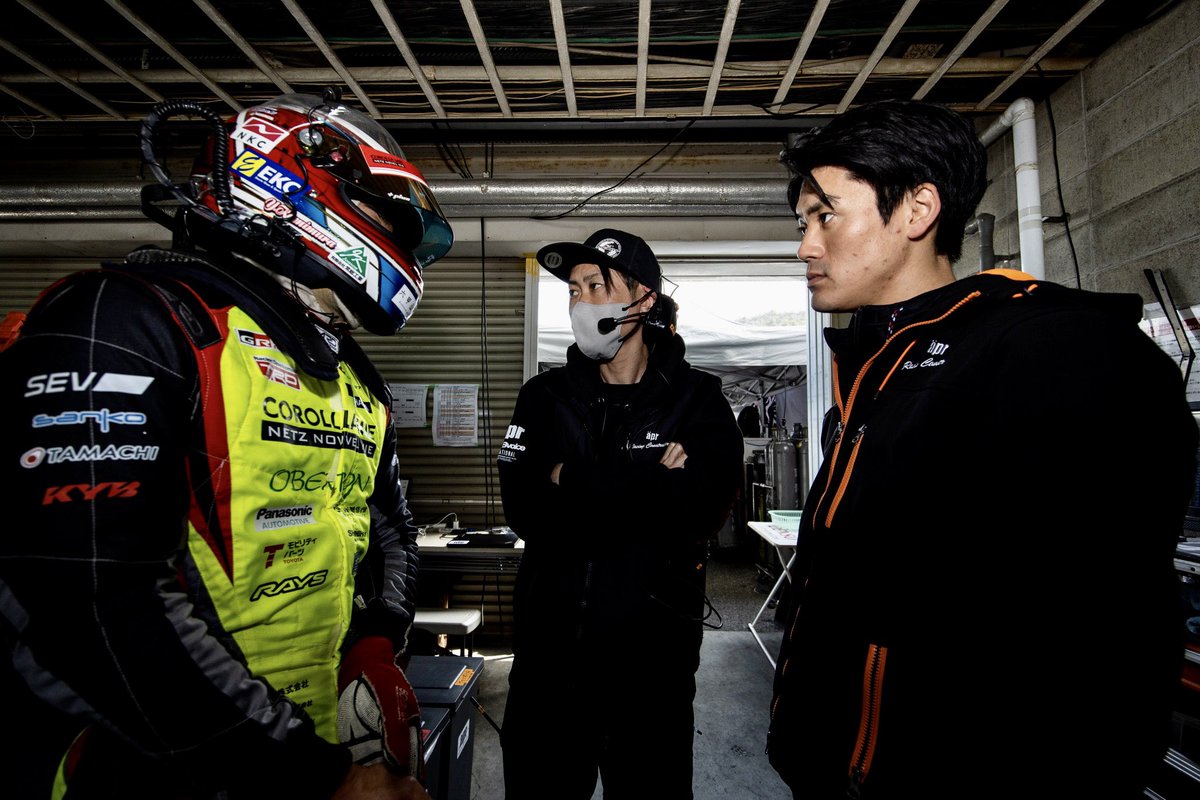 31Experiment's tweet photo. 岡山GTテスト無事に終了。
色々と理解を深める事ができ、良い週末になりました！

蛍光イエローのレーシングスーツ気に入りました😉

フロント部分のラッピングは、これからです！

#SUPERGT https://t.co/tecpwKUw0D