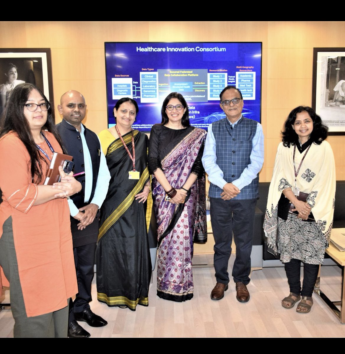 ResearchSchola6's tweet photo. Ms @rnivruti ,Country Head, @IntelIndia called on @PrinSciAdvGoI and discussed Intel’s framework on Open Federated Learning and its application in Health.
The meeting also discussed the conversion of wired data to wireless data to increase access at the grassroots level
🇮🇳 https://t.co/ojsMNH2gWO