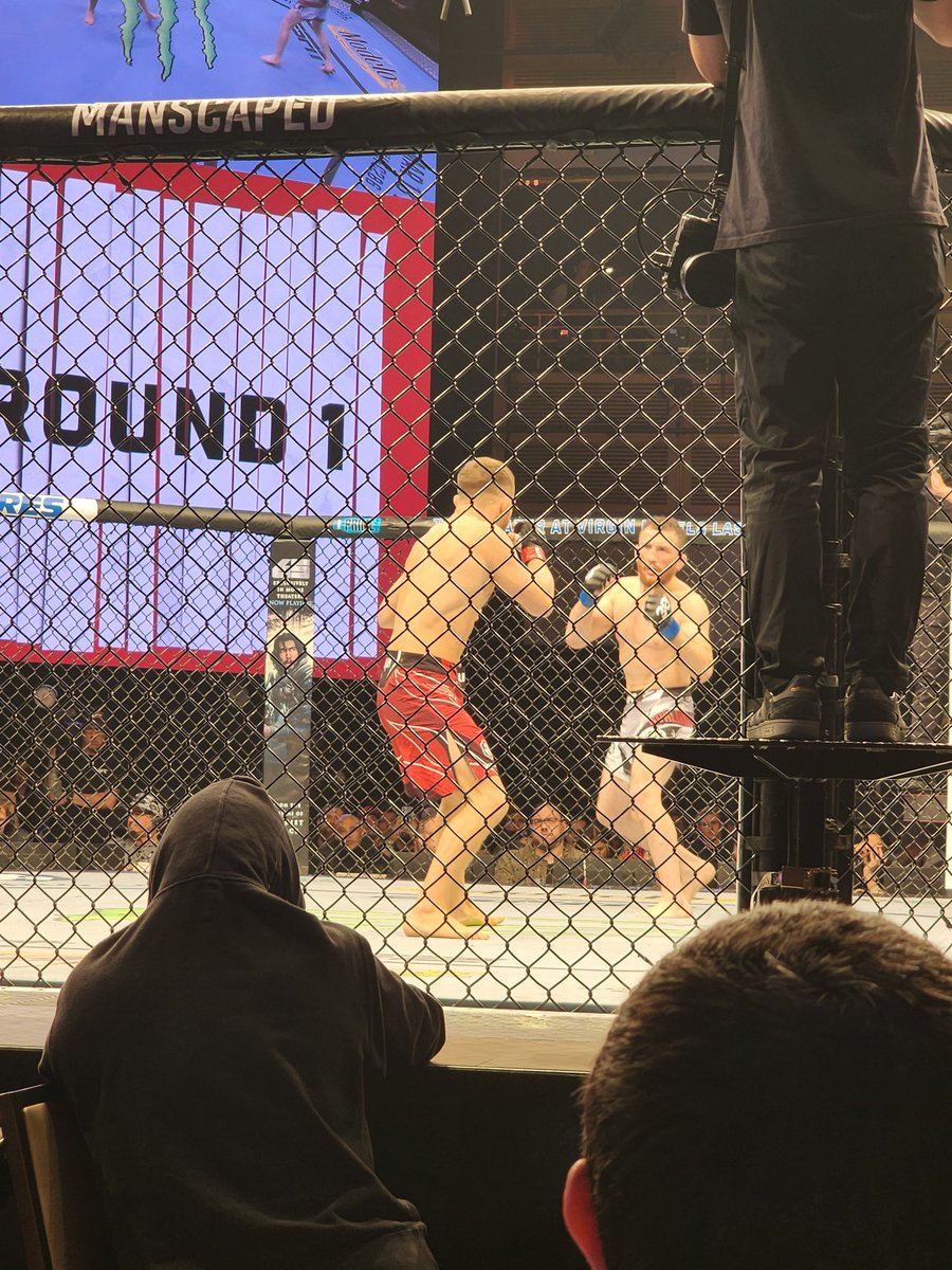 BryanNews3LV's tweet photo. First #UFCFihht night fights held at the new @VirginHotelsLV in Vegas
Merab Dvalishvili def Petr Yan via Unan Dec

 @News3LV #UFC #YanDvalishvili  #VirginHotelsLV https://t.co/pspNZrfz61
