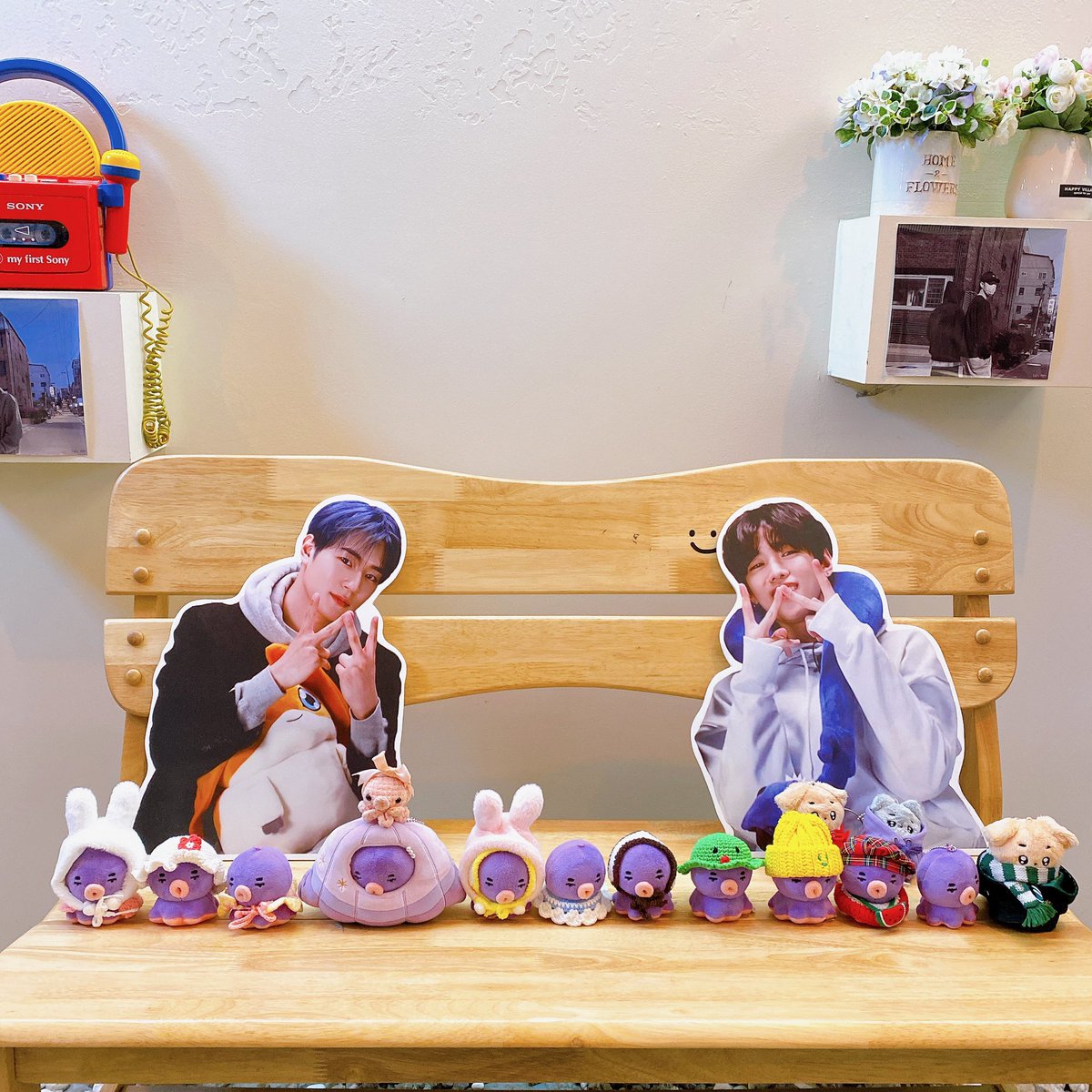 BOXSEOHAM's tweet photo. 우리 꾸미랑 솸댕이 혼자서만 놀다가 칭구칭긔 만나서 너무 기분이 좋았다 💜

레코드 특전 예약과 럭드까지 야무지게 완료 ✌🏻 5등 애기 사진 스티커 진짜 너무너무너무너무너무x9377 귀야움

감사했습니다 ♡ (@SeeYouSoon_Pp)
.
#드에러즌2_SeeYouSoon
#드에러_1주년_야자타임_하고싶어 https://t.co/zHVQbOoOxg
