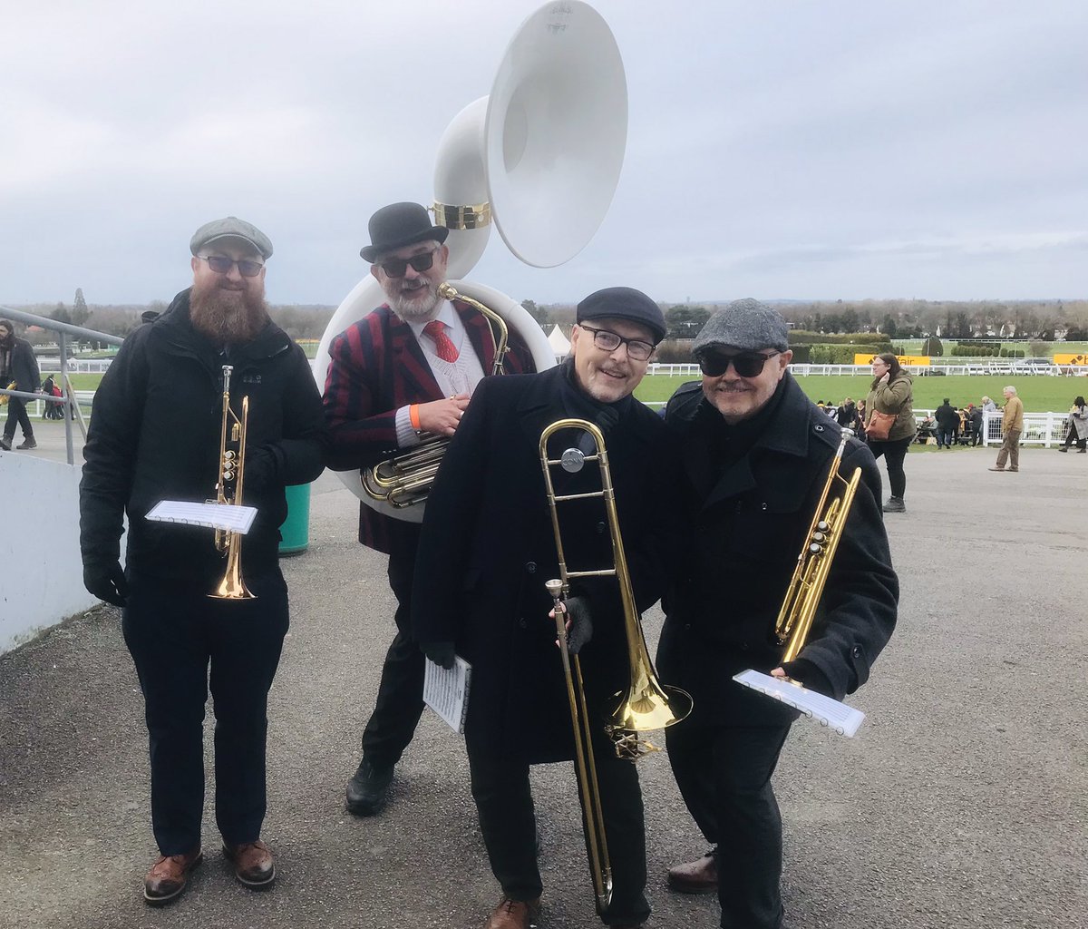 Brasssquad tweet media