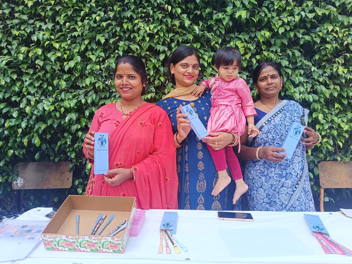 JWP_India's tweet photo. #paperpens 1layer of #plastic removed #selfhelp #Sustainable #landfills #environment #corporates #schools #colleges #bookstores #environment #singleuseplastic @BhavreenMK @NakshatraPrem @LadiesEmpowerme @AparnaKarthi @Jarjum28 @SustDev dignified home based work https://t.co/d7muc3osnB
